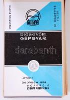 Magyar cigarettásdobozok gyűjteménye albumban