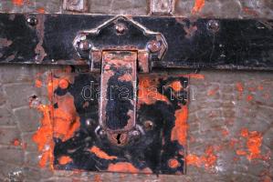 cca 1916 Eredeti katonaláda teljesen ép, kulccsal, egyik bőrszíj szakadt /
cca 1916 Original k.u.k. ...