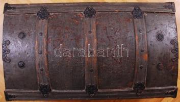 cca 1916 Eredeti katonaláda teljesen ép, kulccsal, egyik bőrszíj szakadt /
cca 1916 Original k.u.k. ...