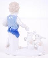 Lippelsdorf  kisfiú és nyuszik, kézzel festett, jelzett, hibátlan, m:11 cm, h:9 cm