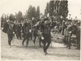 cca 1940 Vitéz-avatási ünnepség a Margitszigeten, díszmagyaros politikusok fotó Schäffer fotó / Admiral Horthy on Vitéz-awarding ceremony with officers and Crown-guards photo 23x17 cm