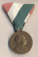 1911. "Díszérem a Tűzoltás és Mentés Terén Teljesített 25 Évi Eredményes Tevékenységért" Br medál "KB" verdehely jelzéssel, nemzeti színű mellszalaggal T:2-,2