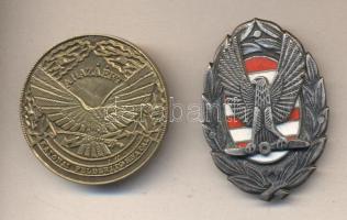 Katonai Felderítő Hivatal Br érem (38mm) + Szolnoki Repülőiskola zománcozott fém jelvénye T:2