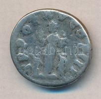 Római Birodalom / Marcus Aurelius 160-161. Denar Ag (3.13g) T:3-
Roman Empire / Marcus Aurelius 160-...