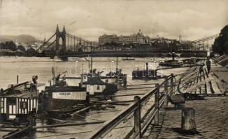 Budapest Erzsébet híd, kikötő