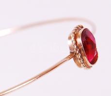 Arany 14K (Au) karkötő vörös üveggel , bruttó:3,3 g /Gold 14 ct bracelet with red glass