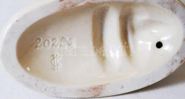 Gräfenthal német, kislány és gidája. Jelzett 1875-1879, javított a lábánál, kézzel festett, m:14 cm,...