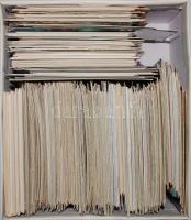 721 db modern, vegyes témájú képeslap: városképek, művészlapok, reklám-, propaganda-, és üdvözlő lap...