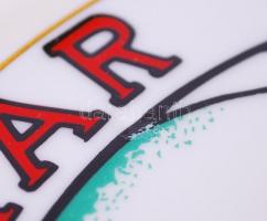 Hollóházi porcelán plakett, "Magyar Néphadsereg 3011" felirattal, műanyag tokban, apró lep...