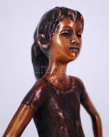 Kutas László (1936-): Lány csípőre tett kézzel. Bronz, jelzett 27/100, m:22 cm, s:1 kg
