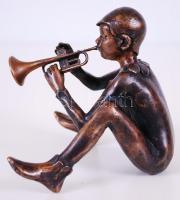 Kutas László (1936-): Trombitáló bohóc. Bronz, jelzett 19/100, m:11 cm, h:11 cm, s:0,8 kg