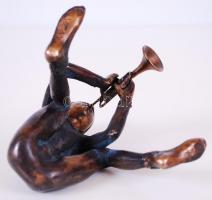 Kutas László (1936-): Trombitáló bohóc. Bronz, jelzett 19/100, m:11 cm, h:11 cm, s:0,8 kg