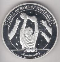 Uganda 2006. 2000Sh Ag "A labdarúgás halhatatlanjainak csarnoka - Argentína 1970-es évek" T:PP Uganda 2006. 2000 Shilling Ag "Hall of Fame of football - Argentina 1970s" C:PP