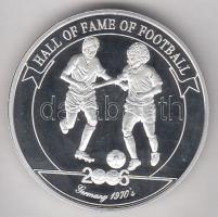 Uganda 2006. 2000Sh Ag "A labdarúgás halhatatlanjainak csarnoka - Németország 1970-es évek" T:PP Uganda 2006. 2000 Shilling Ag "Hall of Fame of football - Germany 1970s" C:PP