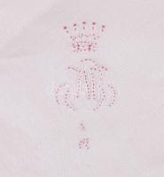 Nemesi monogrammal díszített abrosz / 
Tablecloth with monogram, 80x80cm