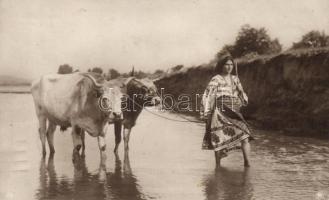 Romanian folklore, oxherd woman