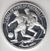 Uganda 2006. 2000Sh Ag "A labdarúgás halhatatlanjainak csarnoka - Szlovákia 1970-as évek" T:PP Uganda 2006. 2000 Shilling Ag "Hall of Fame of football - Slovakia 1970s" C:PP