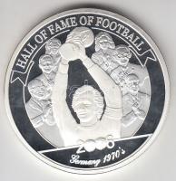 Uganda 2006. 2000Sh Ag "A labdarúgás halhatatlanjainak csarnoka - Németország 1970-as évek" T:PP Uganda 2006. 2000 Shilling Ag "Hall of Fame of football - Germany 1970s" C:PP