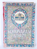 Koronázási album. Ábrányi Emil, Ambrus Zoltán, Gróf Andrássy Gyula, Gróf Apponyi Albert, Beöthy Zsolt, Berzeviczy Albert, Heltai Jenő, Herczeg Ferenc, Kabos Ede, Gróf Khun-Héderváry Károly, Kiss József, Krúdy Gyula, Molnár Ferenc, Móricz Zsigmond, Rákosi Viktor, Szomaházy István, Báró Wlassics Gyula eredeti közleményeivel. Bató József, Bér Dezső, Csont Ferenc, Dudits Andor, Endrey Sándor, Gedő Lipót, Herman Lipót, Honti Nándor, Komáromi-Kacz Emőke, Pólya Tibor, Pór Bertalan, Rippl-Rónai József, Rudnay Gyula, Végh Gusztáv, Vészi Margit, Zádor István eredeti rajzaival és festményeivel. Bp., 1917, Az Érdekes Újság kiadása. Kiadói, Végh Gusztáv tervezte, illusztrált félvászon kötésben, gazdag szövegközti és egész oldalas képanyaggal, ex librisszel (a gerinc sérült, ragasztott, a címlap hiányos)