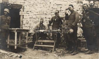 Military WWI Hungarian soldiers, 29th regimental headquarters in Italy, 1918 (cut)