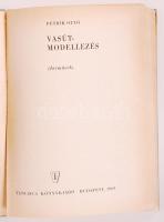 Petrik Ottó: Vasútmodellezés. Bp., 1969. Táncsics. Gerinc hiányzik