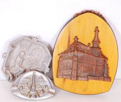 2db domborműves alumínium hamutartó és egy falidísz réz domborművel /  2 ashtrays and bas relief wall decoration