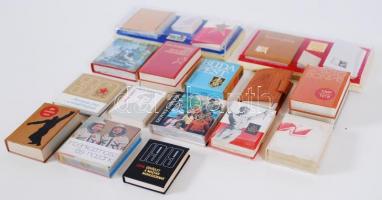 Minikönyv tétel: Összesen 20 db, főleg politikai