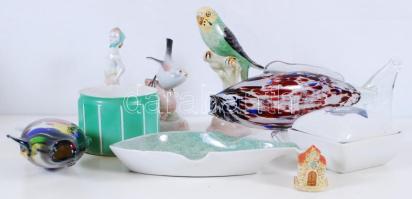 Restaurátor tétel: Porcelán és üveg figurális tárgyak, letört darabok kis része a dobozban