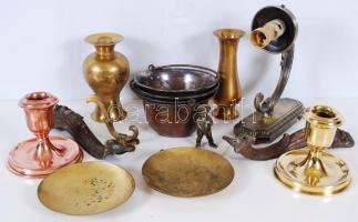 Doboznyi vegyes réz tétel: gyertyatartók, vázák, tálkák, elektromos falikar, mini bográcsok stb