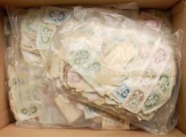 1,25 kg okmánybélyeg kivágás, többféle címlettel az 1960-as évekből, dobozban