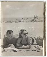Hungary in Pictures: Lake Balaton. Bp., 1958, Corvina Press. Fotó album /  Photo album