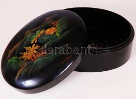 Lakkozott fadobozka kézzel festett kínai tájképpel a fedelén / 
Wooden box with hand painted Chinese...