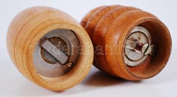 2db fa borsmalom / 
Wooden pepper mills, 11cm