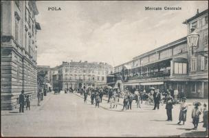 Pola central market