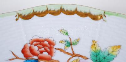 Kézzel festett Victoria mintás, jelzett Herendi porcelán lapos tányér, hibátlan / 
Handpainted numbe...