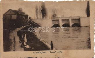 Budapest XX. Erzsébetfalva, csepeli zsilip (fa)