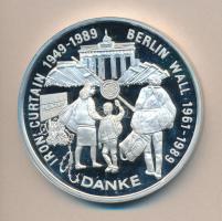 Bognár György (1944-) 1990. "Vasfüggöny és Berlini fal lebontása" Ag (155,52g/0.925) emlék...