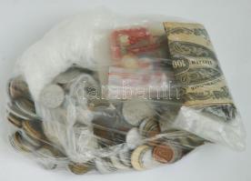 1,2kg vegyes fémpénz régebbi és  közte 5db nagyméretű érme hamisítványa + 1957. 1Ft T:3, 1812. 1/2Kr T:3-, 1816. 1Kr T:3-, 1851. 1Kr + 4db jelvény, közte Vöröskereszt + 5db vegyes bankjegy T:vegyes