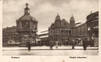 Budapest VI. Nyugati pályaudvar, Müller Divatház, Modiano kereskedés, villamos (EK)