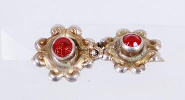 cca 1900 Ezüst (Ag) fülbevaló pár és 6db különféle korú ezüst (Ag) medál / 
A pair of vintage silver...