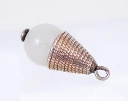 cca 1900 Ezüst (Ag) fülbevaló pár és 6db különféle korú ezüst (Ag) medál / 
A pair of vintage silver...