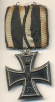 Német Birodalom / Poroszország 1914. "Vaskereszt 2. osztály" kitüntetés mellszalagon T:2- sérült! German Empire / Prussia 1914. Iron Cross II. class on ribbon C:VF damaged