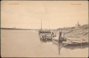 Szolnok Tisza part, kikötő (kis szakadás / small tear)