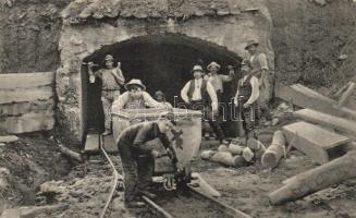 Nyitrabánya Kőszénbányai-altáró / mine entrance