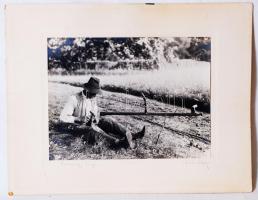 1937 Gálvölgyi jelzéssel: Somogyfajsz, kaszáláskor. Kartonra kasírozva, 28x36cm