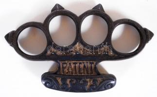 Cca 1900 fém boxer, "Patent Boxer" felirattal, fogóján díszített mintákkal, h:11 cm