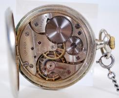 Omega zsebóra lánccal, másodperc mutatós, működik, számlap hibás