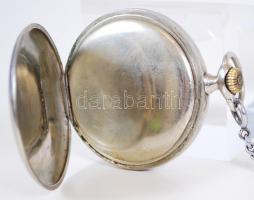 Omega zsebóra lánccal, másodperc mutatós, működik, számlap hibás