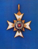 Makai Ágnes - Héri Vera: Kitüntetések. Bp., 1990, Zrínyi. Kiadói műbőr kötésben, védőborítóval, illu...