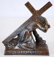 IX. Stáció, Jézus elesik a kereszttel. Fém öntvény, m:13, h:13 cm
